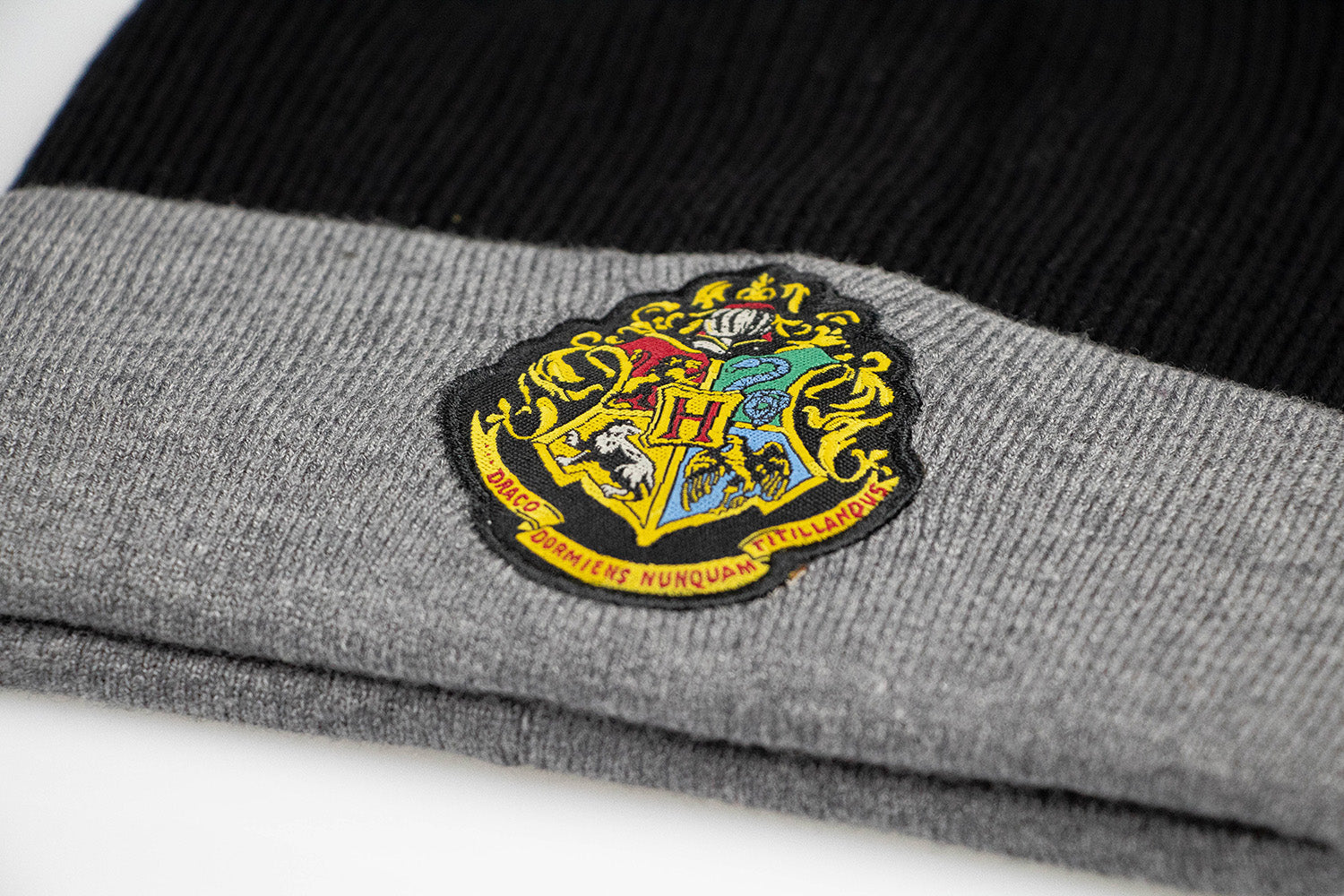 Harry Potter Wizarding World Hogwarts Crest Logo Knit Scarf & Cuff Beanie Set