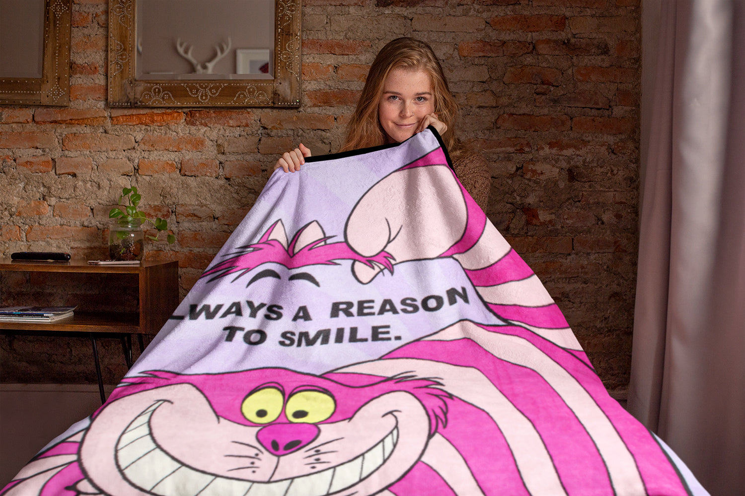 Disney Alice In Wonderland Cheshire Cat Just Smile Micro Raschel Blanket 46"x60"