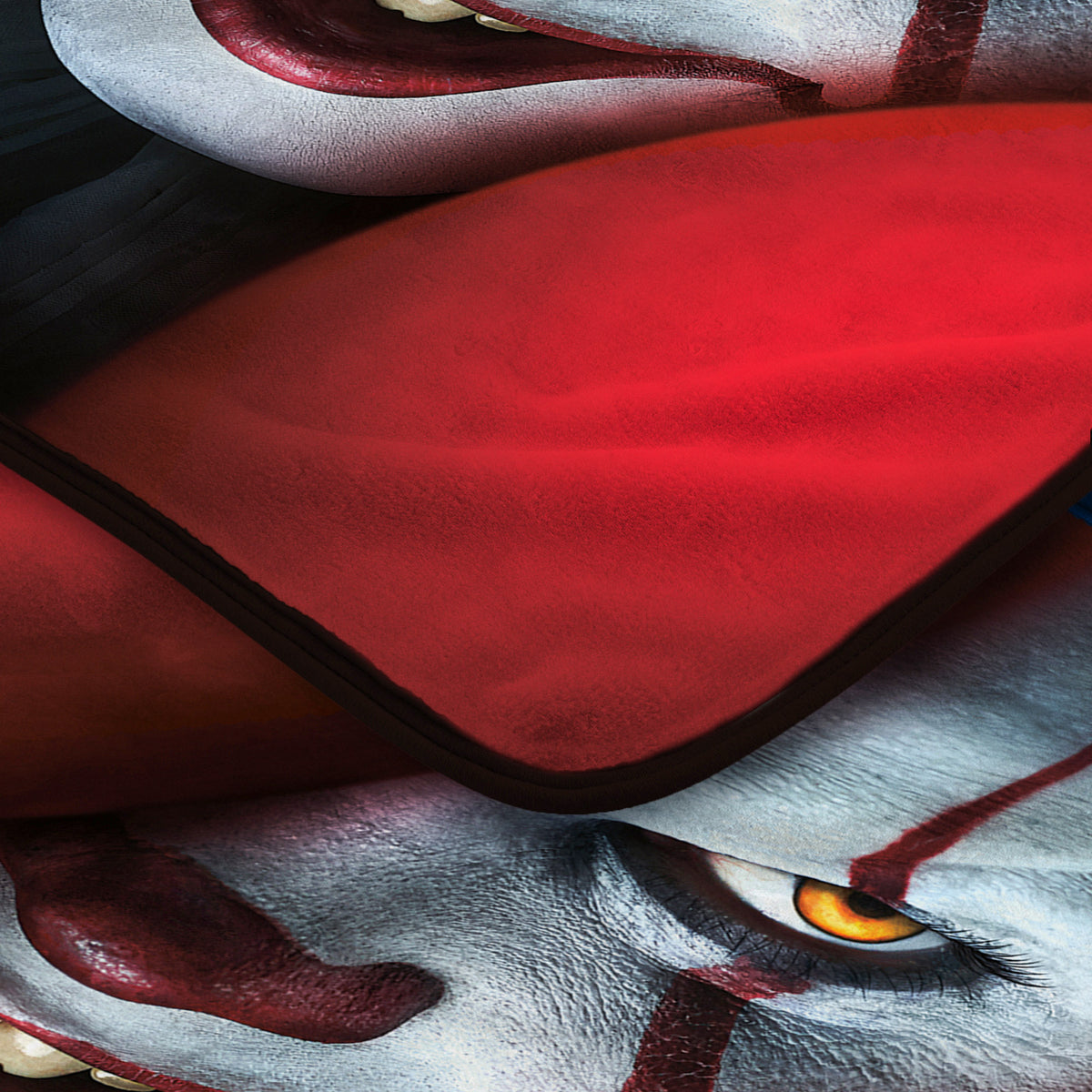IT Chapter 2 Pennywise the Clown Super Plush Throw Blanket 46" x 60" (117cm x 152cm)