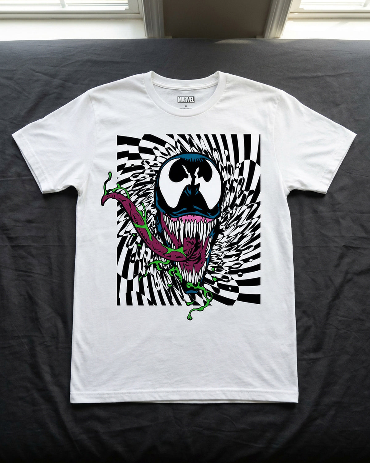 Marvel Venom Men's Hypnotized Long Tongue Graphic Print T-Shirt